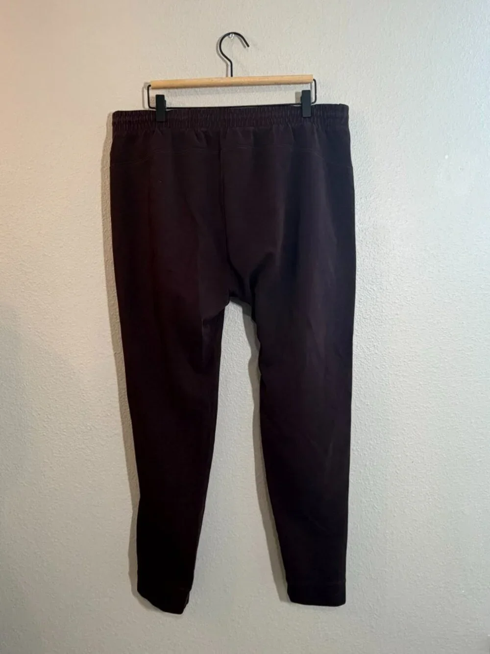 Old Navy Active Dynamic Fleece 4-Way Stretch Joggers Burgundy Mens Size XL